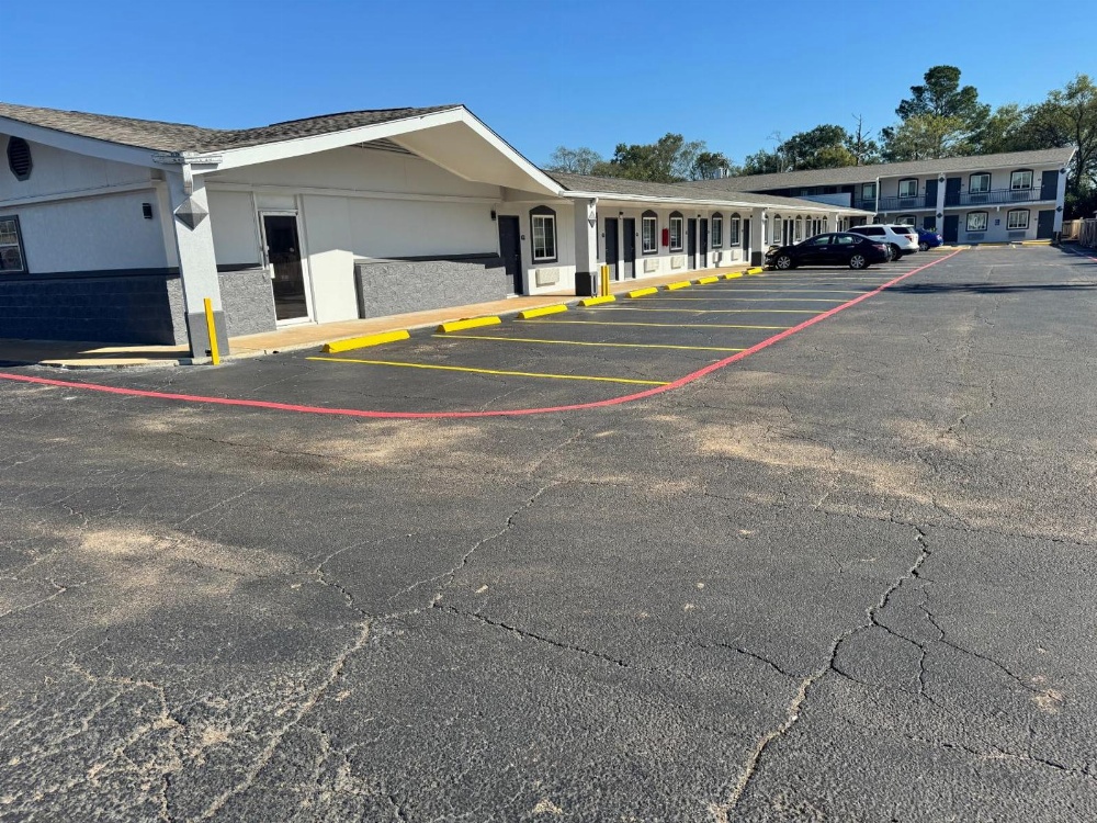 Continental Inn and Suites