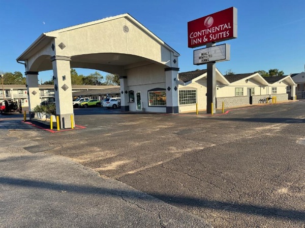 Continental Inn and Suites image 11