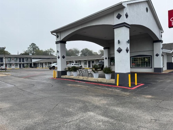 Continental Inn and Suites image 14